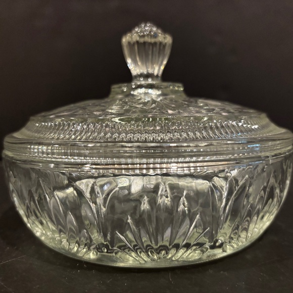 Avon Glass Candy/Trinket Dish w/Lid - Picture 1 of 4